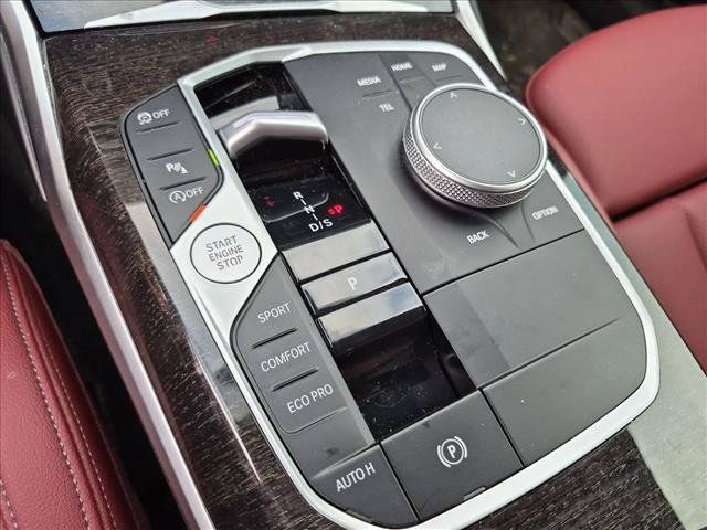 Used 2024 BMW 330i Sedan w/ Premium Package RWD image 10