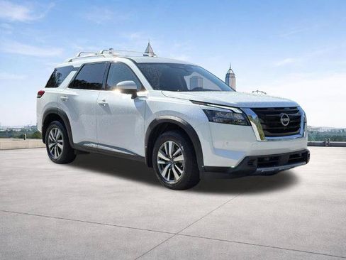 Certified 2025 Nissan Pathfinder SL AWD/4WD image 30