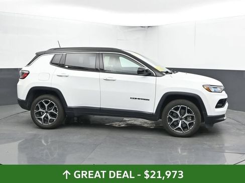 Used 2025 Jeep Compass Limited AWD/4WD image 3