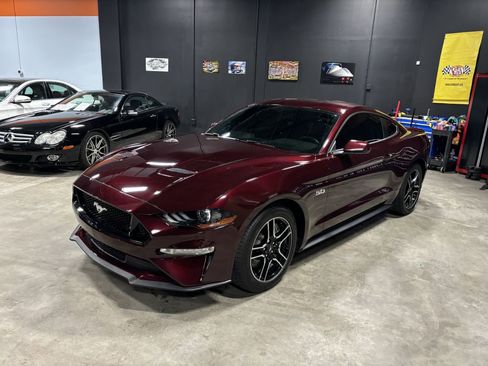 Used 2018 Ford Mustang GT RWD image 2