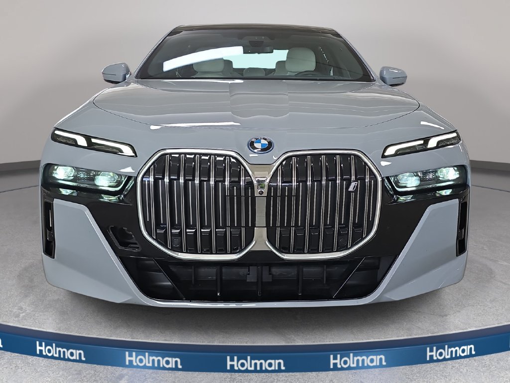 Used 2023 BMW i7 xDrive60 AWD/4WD image 3