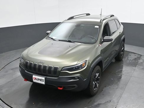 Used 2020 Jeep Cherokee Trailhawk w/ Comfort/Convenience Group image 37