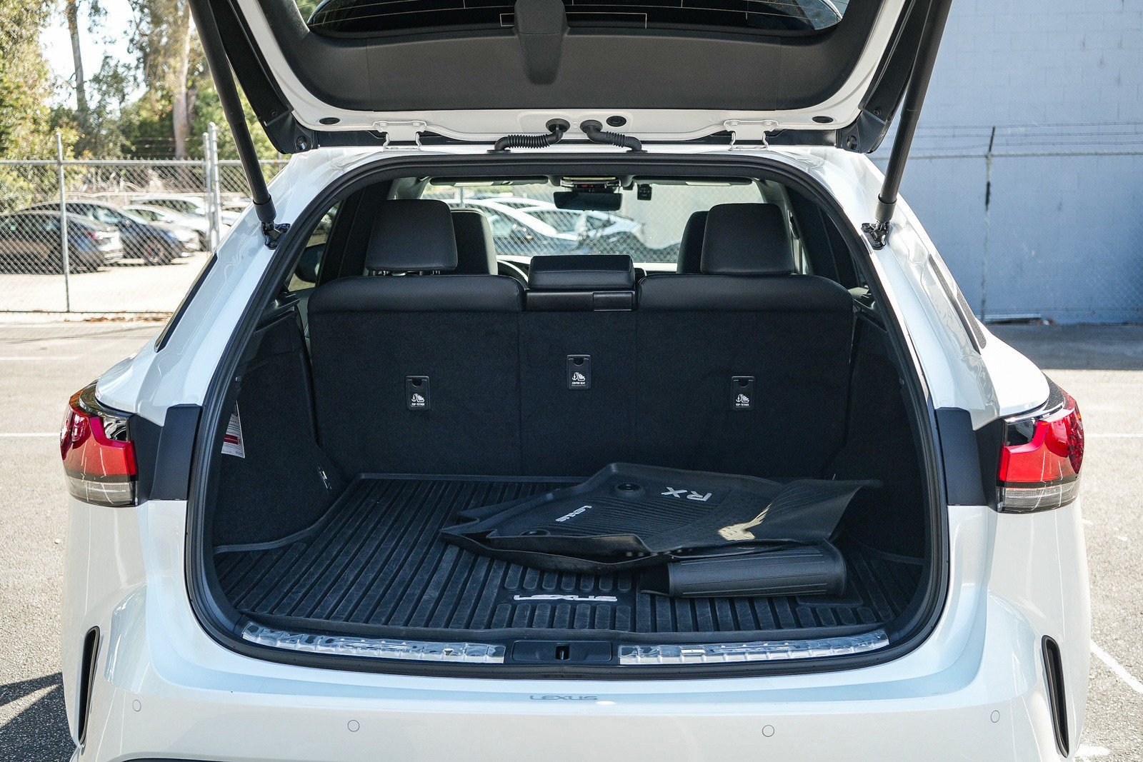 Used 2025 Lexus RX 350 w/ Convenience Package AWD/4WD image 25