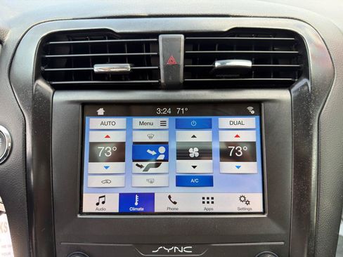 Used 2019 Ford Fusion SEL FWD image 14