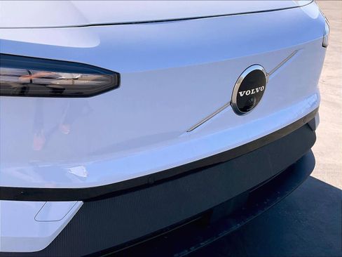 New 2026 Volvo EX30 Ultra w/ Climate Package image 34