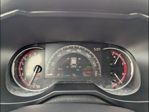 Used 2025 Toyota RAV4 XLE image 17