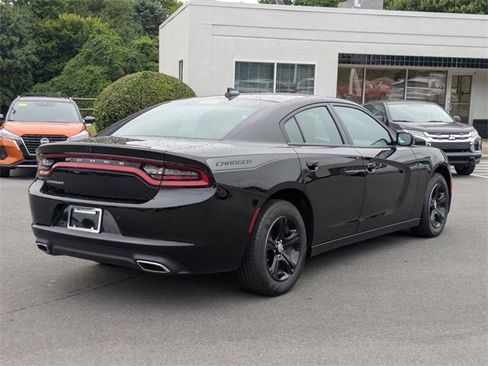Used 2023 Dodge Charger SXT image 3