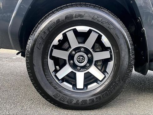 Used 2024 Toyota 4Runner TRD Off-Road Premium image 9