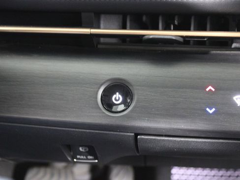 Used 2024 Nissan Ariya FWD image 10