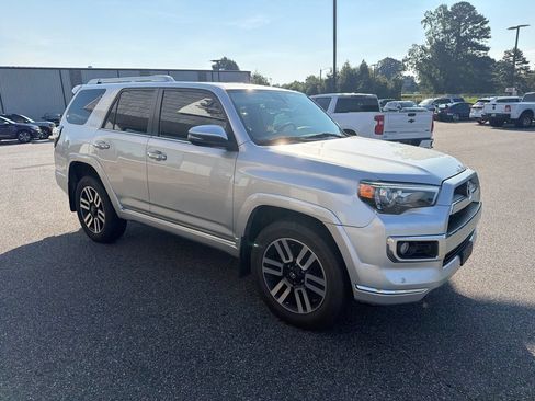 Used 2019 Toyota 4Runner Limited AWD/4WD image 9