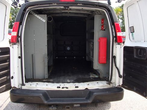 Used 2018 Chevrolet Express 2500 w/ Enhanced Convenience Package image 20