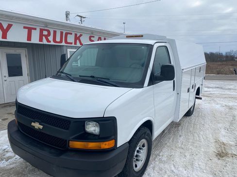 Used 2016 Chevrolet Express 3500 3500 Van 139 image 3
