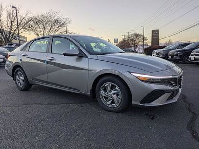 New 2026 Hyundai Elantra SE