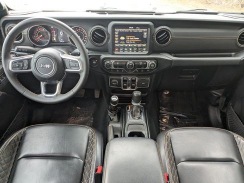Used 2023 Jeep Gladiator Overland image 15