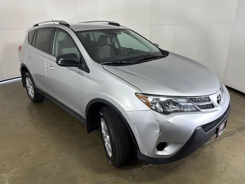 Used 2013 Toyota RAV4 LE AWD/4WD image 7