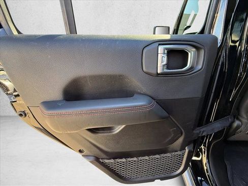 Used 2024 Jeep Wrangler Unlimited Rubicon w/ Technology Group image 10