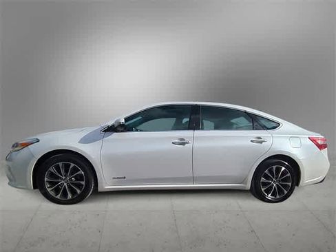 Used 2016 Toyota Avalon XLE Premium image 5