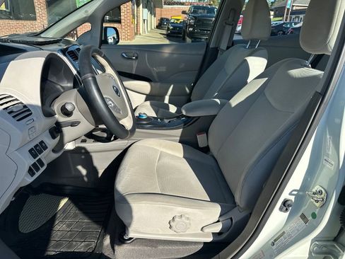 Used 2012 Nissan Leaf SV image 11