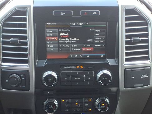Used 2015 Ford F150 King Ranch w/ Equipment Group 601A Luxury RWD image 18