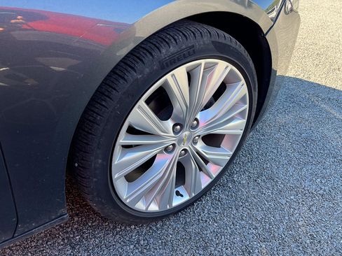Used 2018 Chevrolet Impala Premier w/ Premier Convenience Package FWD image 6