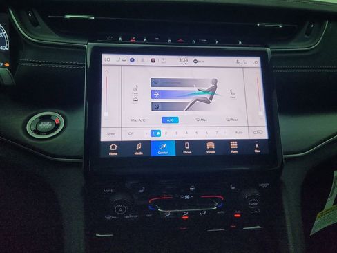 New 2025 Jeep Grand Cherokee Limited w/ Black Appearance Package image 28