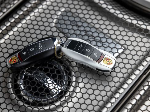 Used 2015 Porsche 918 Spyder AWD/4WD image 49
