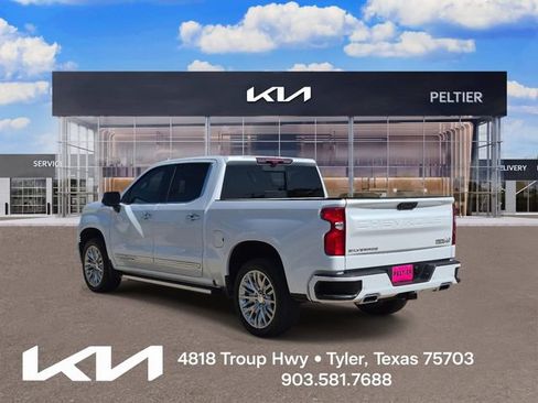 Used 2024 Chevrolet Silverado 1500 High Country w/ High Country Premium Package AWD/4WD image 4