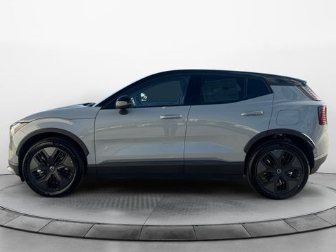 New 2026 Volvo EX30 Cross Country Ultra image 4