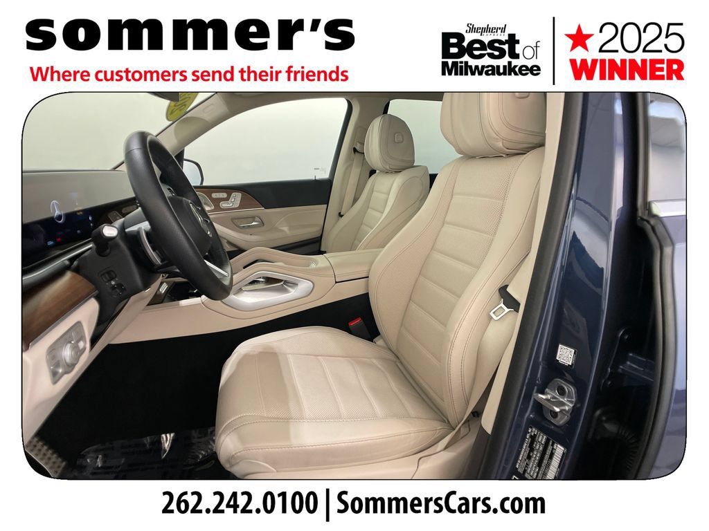 Used 2025 Mercedes-Benz GLS 450 4MATIC image 9