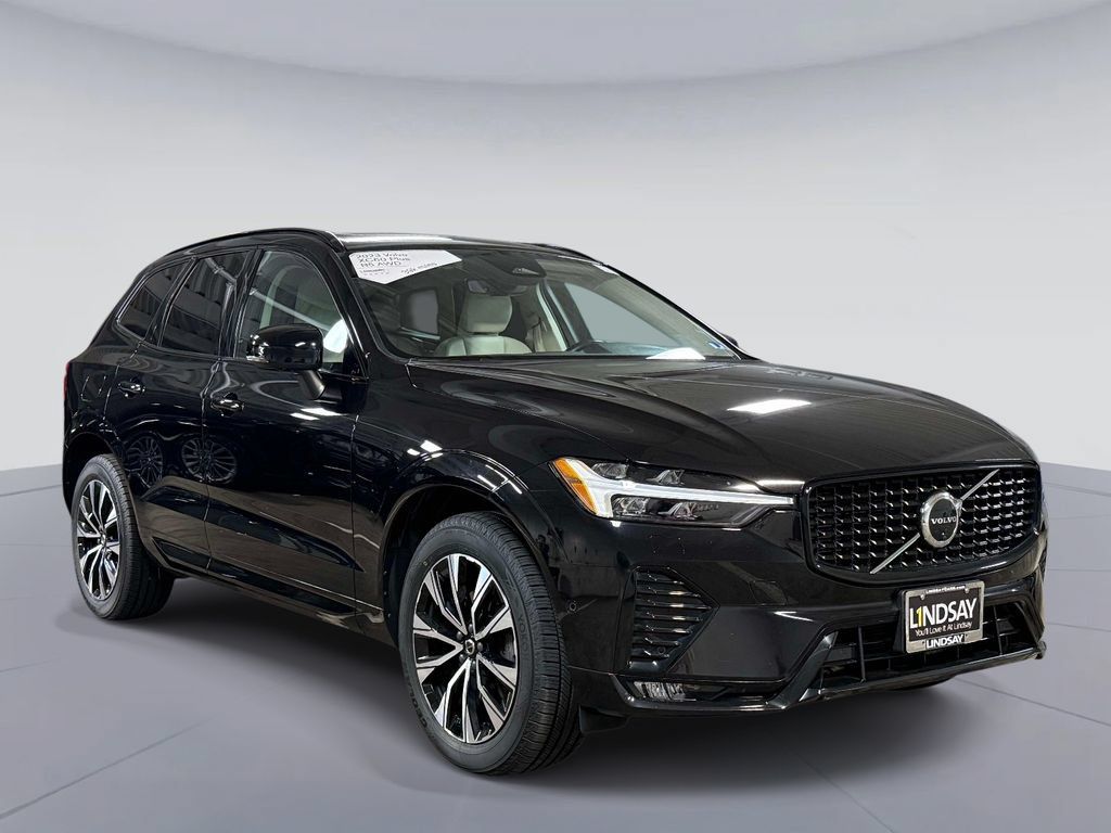 Used 2023 Volvo XC60 B5 Plus w/ Protection Package Premier AWD/4WD image 9