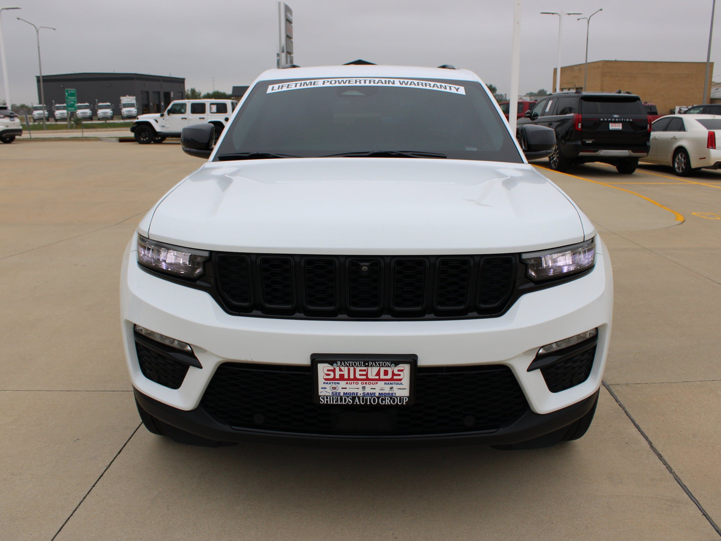 Used 2023 Jeep Grand Cherokee Limited w/ Luxury Tech Group II AWD/4WD image 10