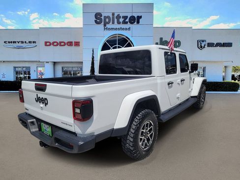 Used 2025 Jeep Gladiator Sport AWD/4WD image 2
