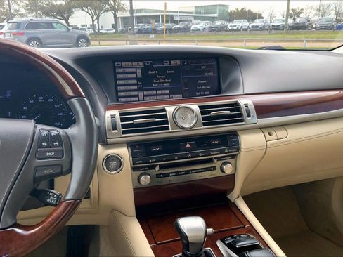 Used 2014 Lexus LS 460 w/ Ultra Luxury Package image 6