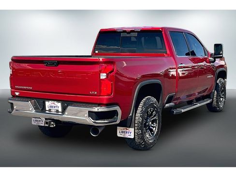 Used 2022 Chevrolet Silverado 2500 LTZ w/ LTZ Plus Package AWD/4WD image 6