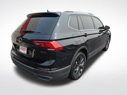 Used 2023 Volkswagen Tiguan SE AWD/4WD image 5
