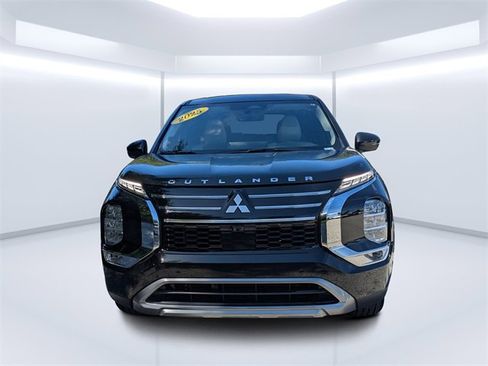 New 2025 Mitsubishi Outlander SE image 8