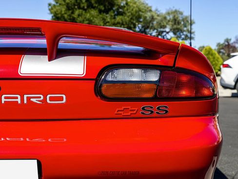 Used 2002 Chevrolet Camaro Z28 w/ SS Performance/Appearance Pkg RWD image 65