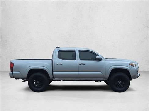 Used 2023 Toyota Tacoma SR AWD/4WD image 4