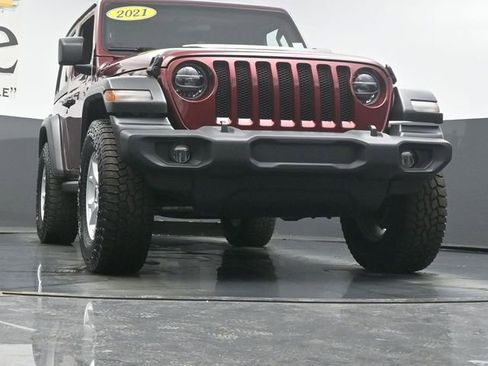 Used 2021 Jeep Wrangler Sport image 3