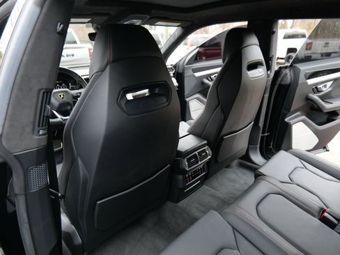 Used 2021 Lamborghini Urus image 49