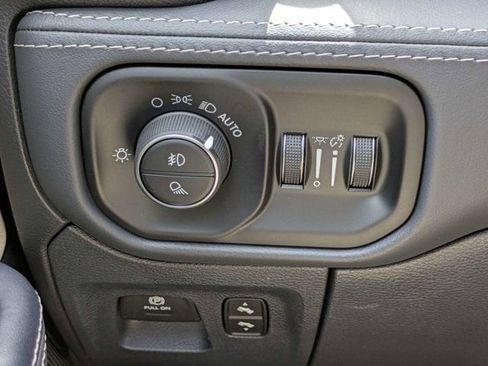 Used 2024 RAM 1500 Limited AWD/4WD image 25