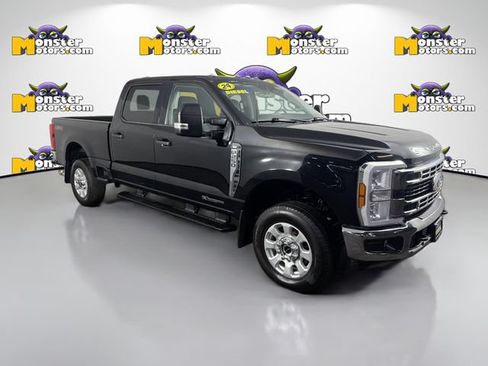 Used 2024 Ford F250 XLT AWD/4WD image 3