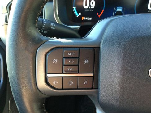 Used 2022 Ford F150 Lariat w/ Max Trailer Tow Package image 17