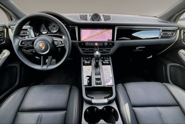 Used 2026 Porsche Macan AWD/4WD image 7