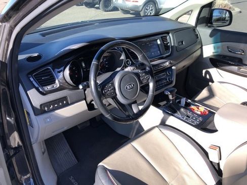 Used 2020 Kia Sedona SX image 17