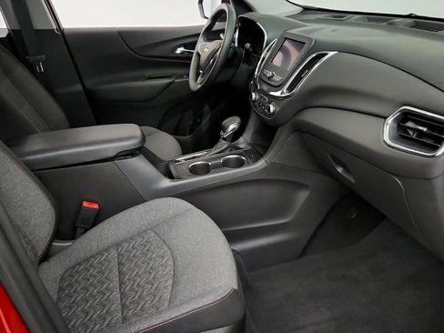 Certified 2024 Chevrolet Equinox LT w/ LPO, Floor Liner Package FWD image 27