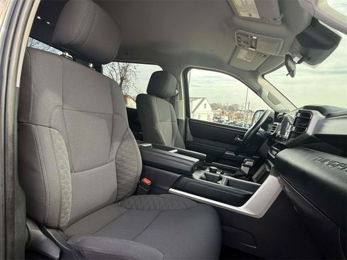 Used 2022 Toyota Tundra SR5 w/ SR5 Convenience Package image 25