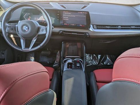 Used 2025 BMW X1 xDrive28i w/ Technology Package image 18