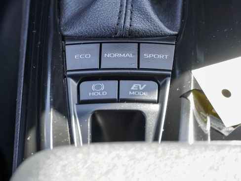 Used 2025 Toyota Camry SE FWD image 37