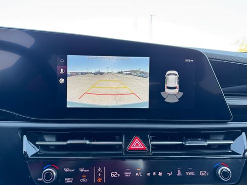 Used 2023 Kia Niro Wind FWD image 21